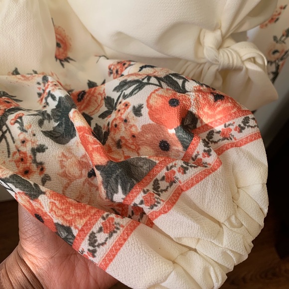 SOLD SOLD SOLD: Long sleeve Hand tie crop top - Picture 8 of 8